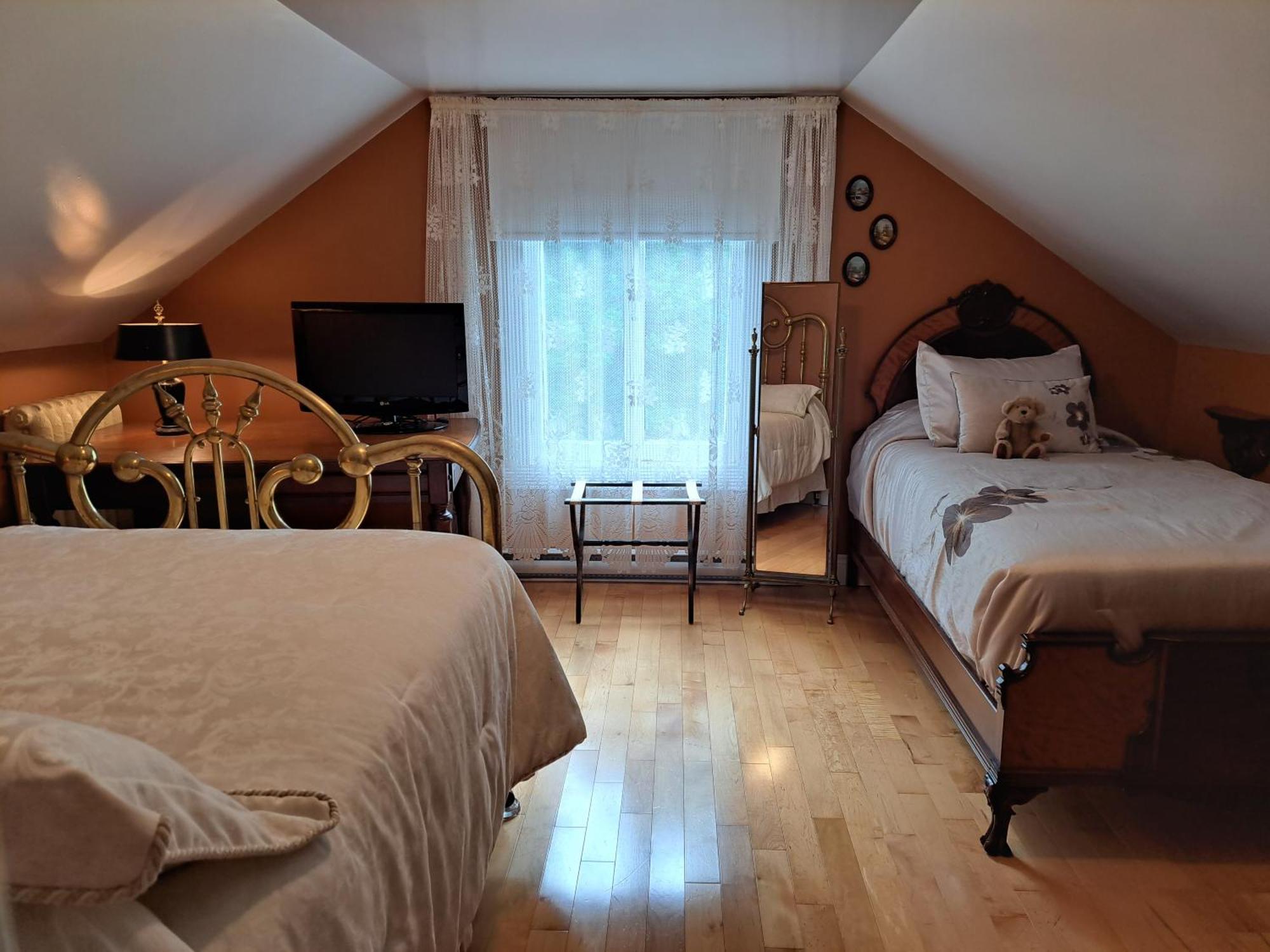 Gite Au Charme Victorien Beauceville Exterior foto
